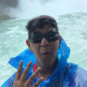 Meet your Posher, Andrew reji